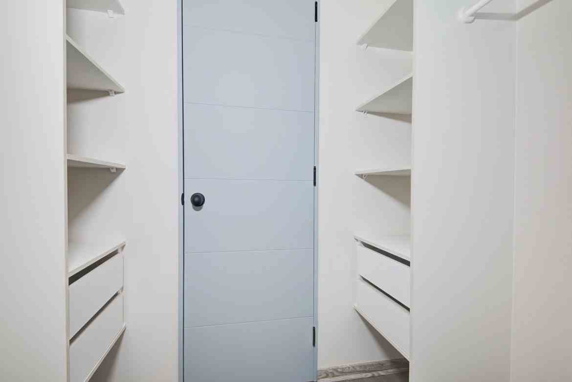 2598